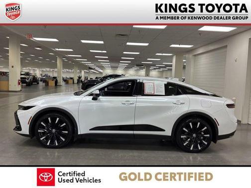 Black/Oxygen White 2024 Toyota Crown Platinum