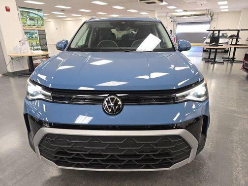 Monterey Blue Pearl 2025 Volkswagen Taos 1.5T SE