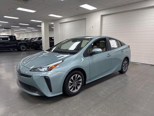 2021 Toyota Prius XLE