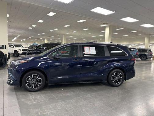 Blueprint 2025 Toyota Sienna Platinum