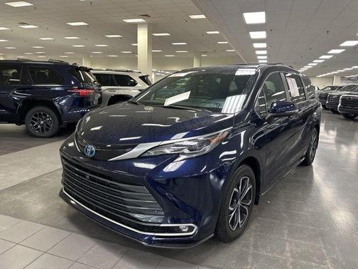 Blueprint 2025 Toyota Sienna Platinum