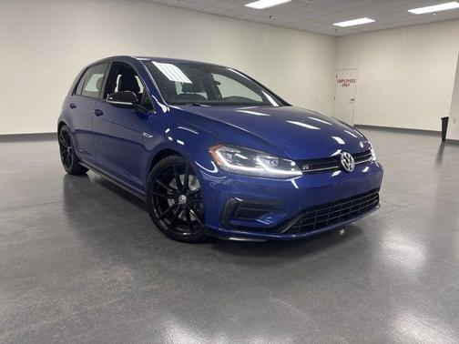 2019 Volkswagen Golf R 2.0T w/DCC & Navigation