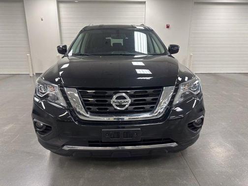 2019 Nissan Pathfinder SV