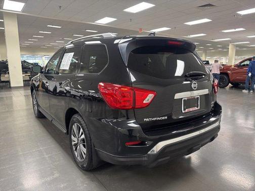 2019 Nissan Pathfinder SV