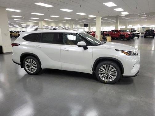 2025 Toyota Highlander Platinum