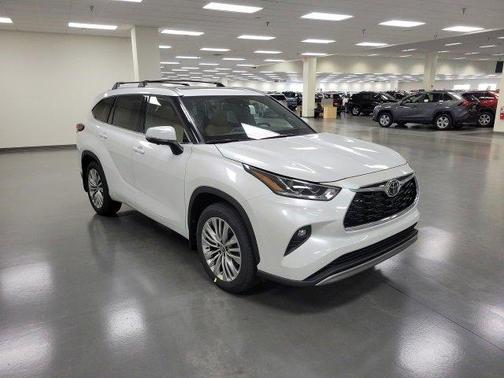 2025 Toyota Highlander Platinum