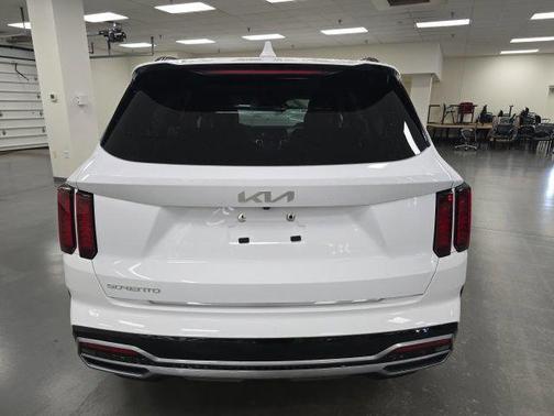 Glacial White Pearl 2023 Kia Sorento EX