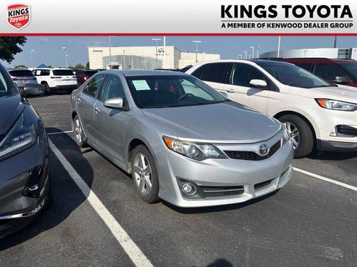 Classic Silver Metallic 2012 Toyota Camry SE