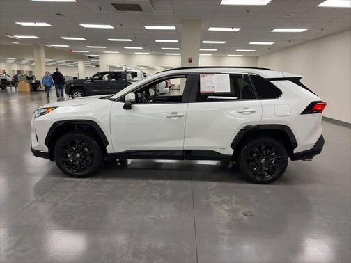 2024 Toyota RAV4 Hybrid SE