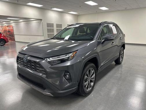 2022 Toyota RAV4 Hybrid SE