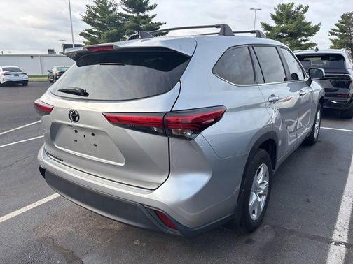 Celestial Silver Metallic 2023 Toyota Highlander XLE