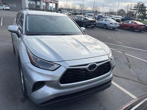 Celestial Silver Metallic 2023 Toyota Highlander XLE