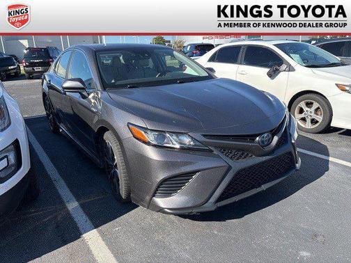 2020 Toyota Camry SE