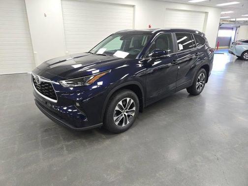 Heavy Metal 2026 Toyota Highlander XLE