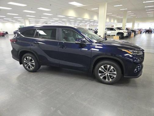 Heavy Metal 2026 Toyota Highlander XLE
