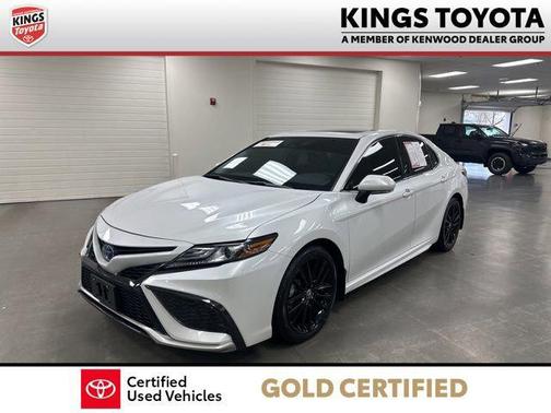 2024 Toyota Camry Hybrid SE