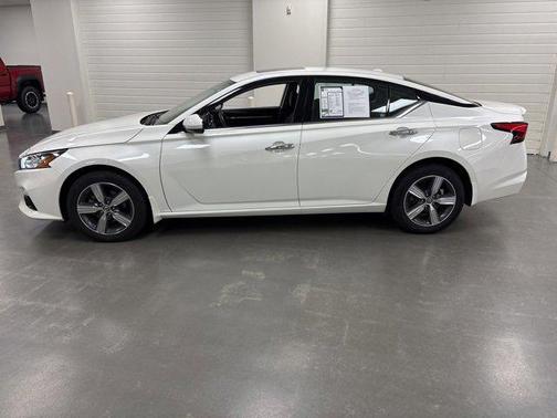 2022 Nissan Altima 2.5 SL