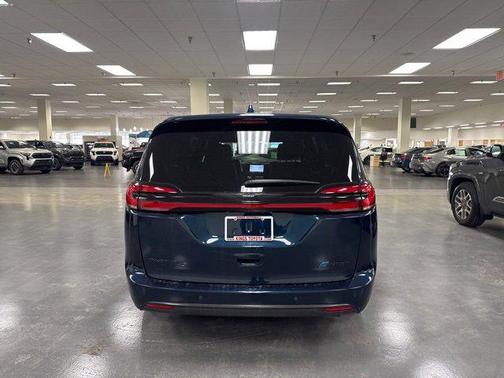 2022 Chrysler Pacifica Hybrid Touring L