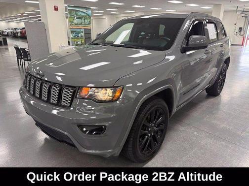 Sting-Gray Clearcoat 2020 Jeep Grand Cherokee Altitude