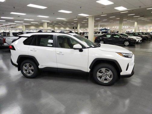 2025 Toyota RAV4 Hybrid XLE