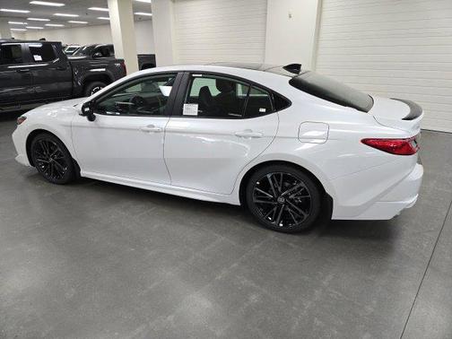 Pearl 2027 Toyota Camry XSE