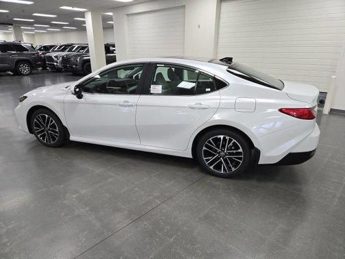 Pearl 2026 Toyota Camry XLE