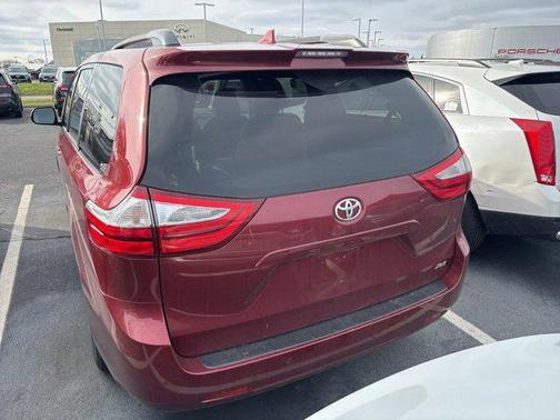 2018 Toyota Sienna XLE Premium