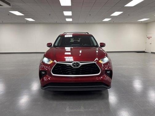 2021 Toyota Highlander LE