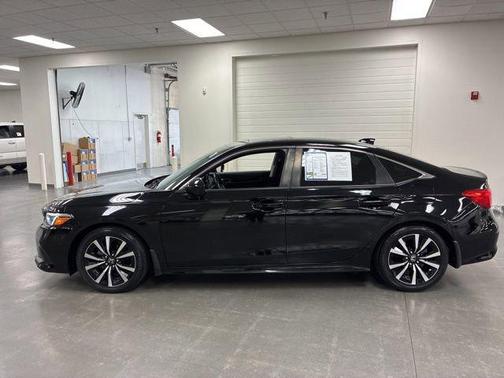 Crystal Black Pearl 2022 Honda Civic EX