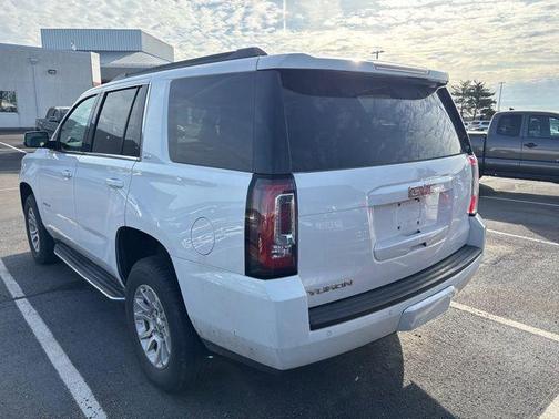 Summit White 2017 GMC Yukon SLT