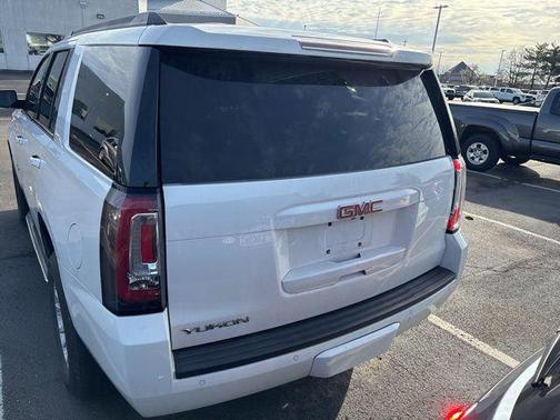 Summit White 2017 GMC Yukon SLT