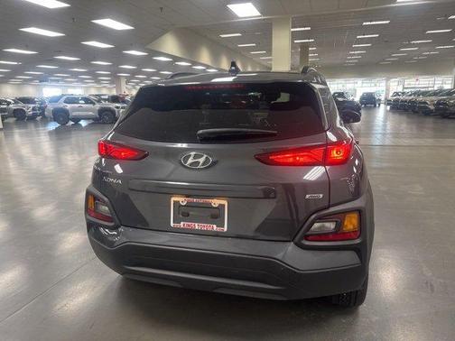 2020 Hyundai KONA SEL Plus