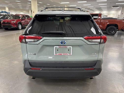 2022 Toyota RAV4 Hybrid XLE