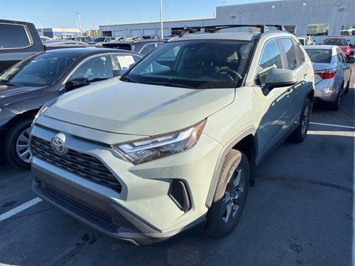 2022 Toyota RAV4 Hybrid XLE