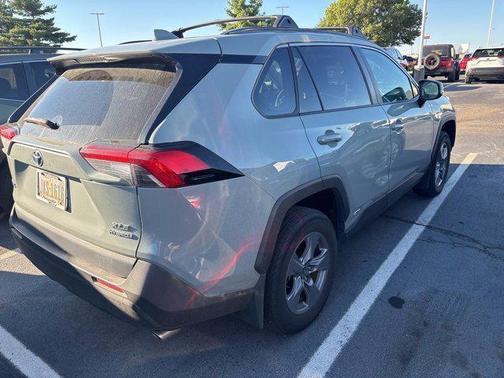 2022 Toyota RAV4 Hybrid XLE