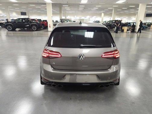 2016 Volkswagen Golf R 4-Door