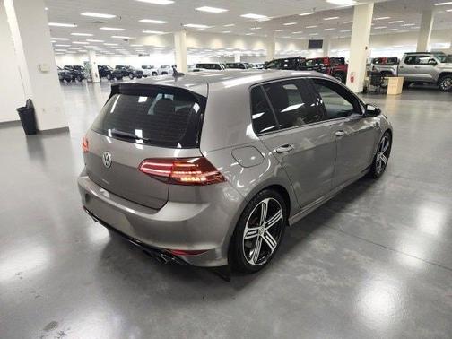 2016 Volkswagen Golf R 4-Door