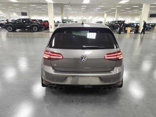 2016 Volkswagen Golf R 4-Door