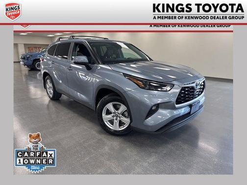 Moon Dust 2023 Toyota Highlander Hybrid LE