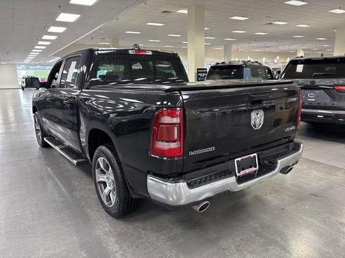 Diamond Black Crystal Pearlcoat 2023 RAM 1500 Laramie