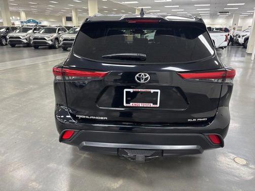 2019 Toyota Highlander LE I4