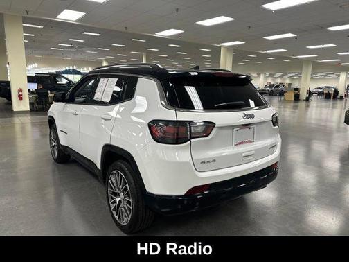 Bright White Clearcoat 2022 Jeep Compass Limited