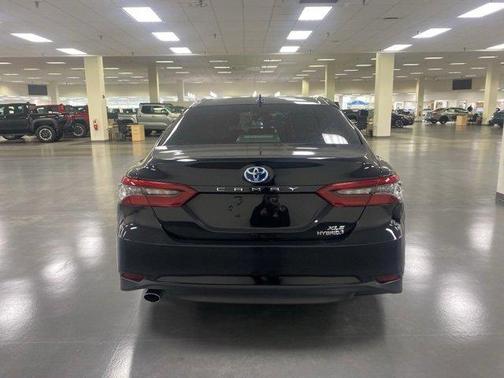 2021 Toyota Camry Hybrid XLE