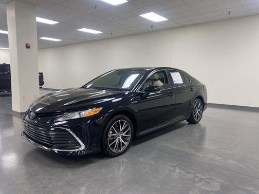 2021 Toyota Camry Hybrid XLE