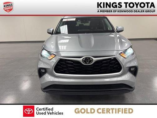 Celestial Silver Metallic 2025 Toyota Highlander LE