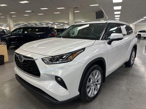 Wind Chill Pearl 2024 Toyota Highlander Hybrid Limited