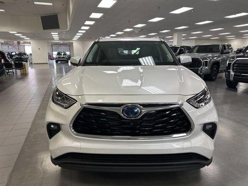 Wind Chill Pearl 2024 Toyota Highlander Hybrid Limited