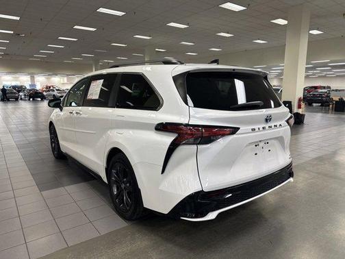 2024 Toyota Sienna XSE 7 Passenger