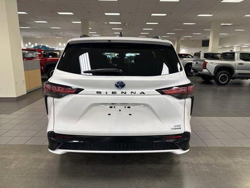 2024 Toyota Sienna XSE 7 Passenger