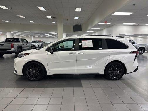 2024 Toyota Sienna XSE 7 Passenger